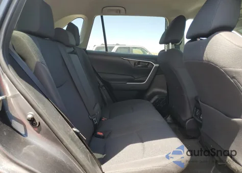 2020 Toyota Rav4 Le z USA, uszkodzony, nr VIN 2T3MWRFV8LW090098